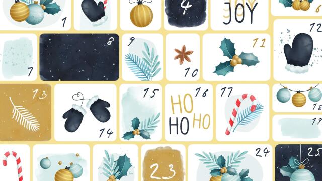 Weihnachts-Adventskalender mit nummerierten Feldern 1-25 mit festlicher Weihnachtsdekoration und Christbaumschmuck